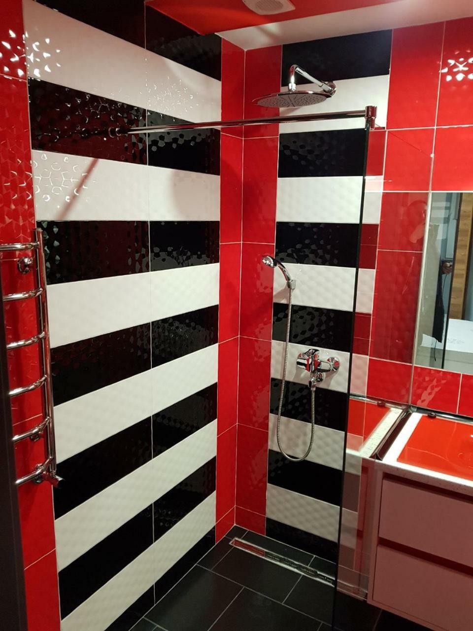 Balabana Red Apartment リヴィウ エクステリア 写真