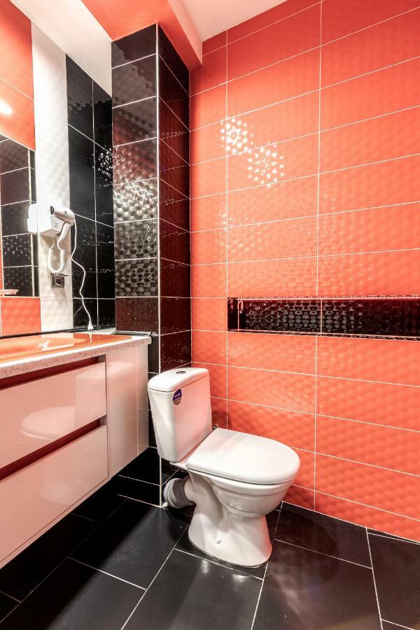 Balabana Red Apartment リヴィウ エクステリア 写真