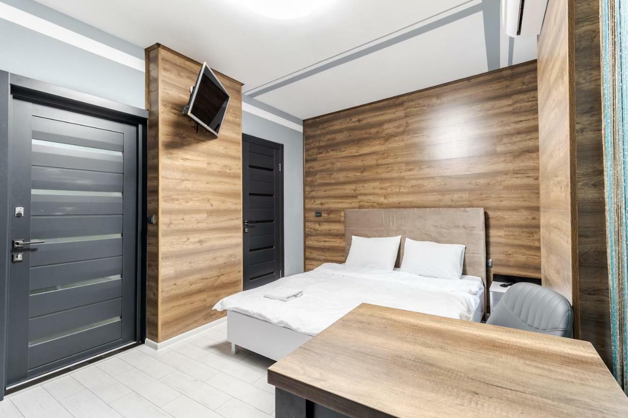 Balabana Red Apartment リヴィウ エクステリア 写真